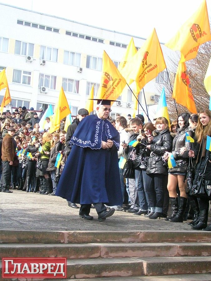 Президент защищает тернопольские выборы