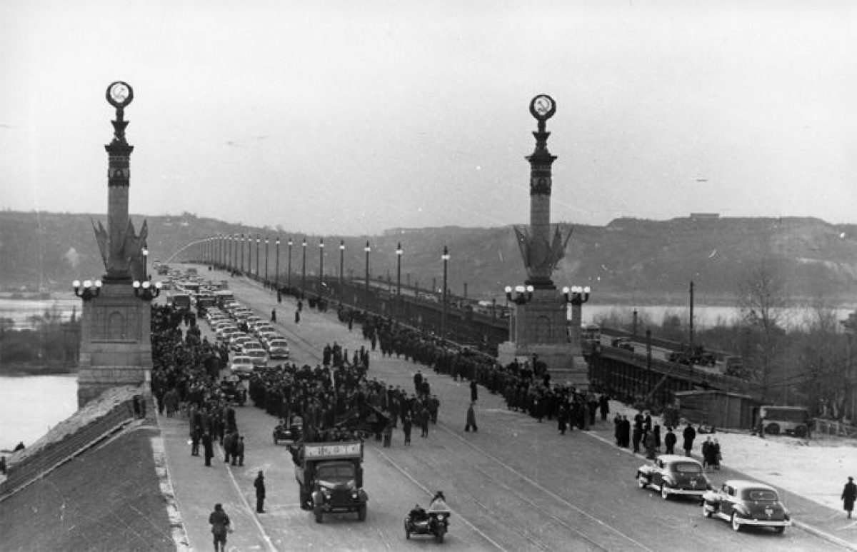 Мост патона в киеве фото. Мост Патона в Киеве. Старый мост Патона. Мост Патона в Киеве в 60 х. Цельносварного моста Патона.