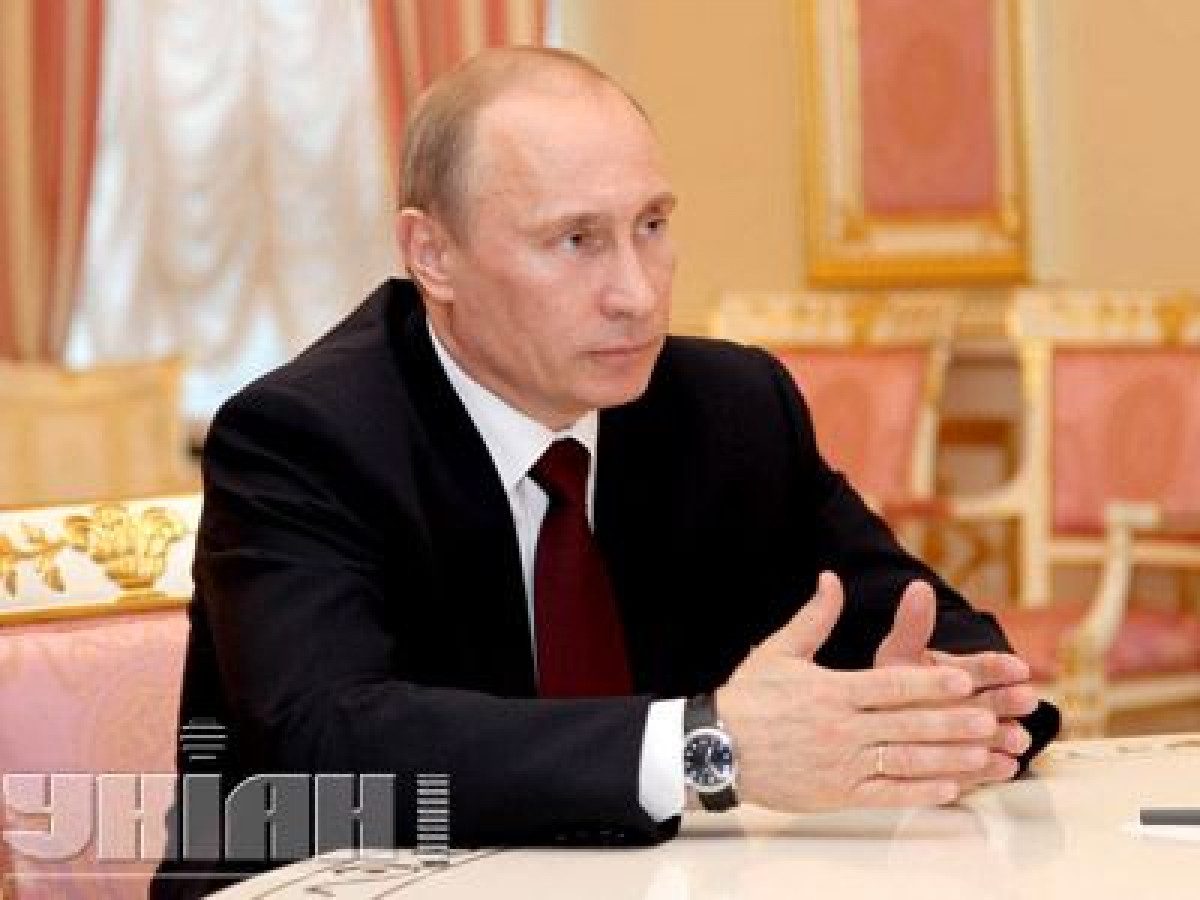 Путин часы на правой руке