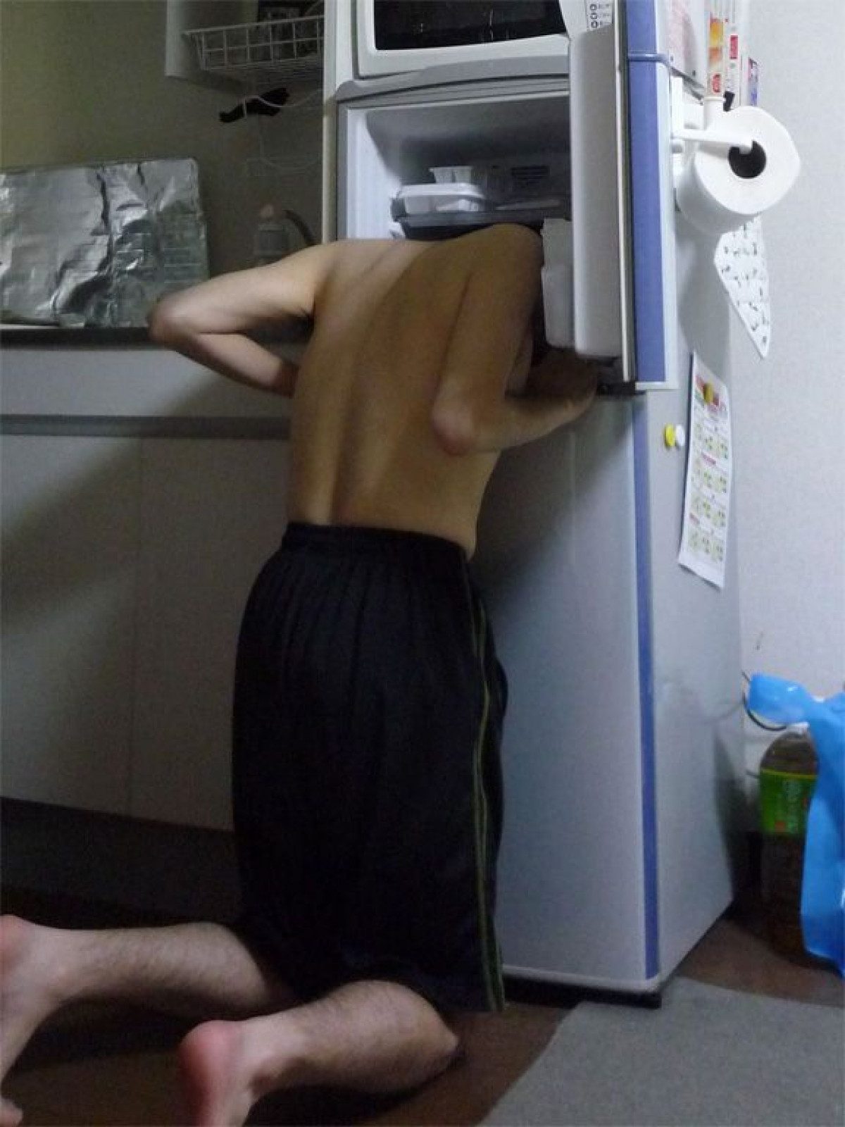 Фото головы в холодильнике
