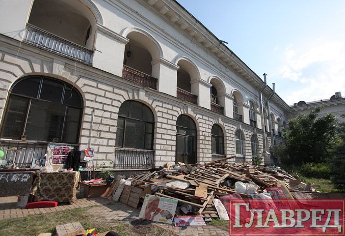 Как в Киеве Гостиный двор защищали Как в Киеве Гостиный двор защищали