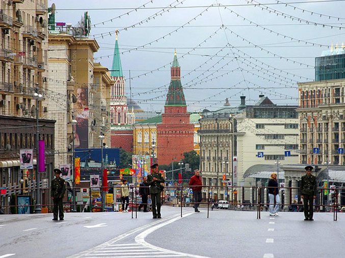 Улицы москвы сейчас. Тверская красная площадь. Красная площадь Москва Тверская улица. Тверская вид с красной площади. Вид с Тверской улицы на красную площадь.