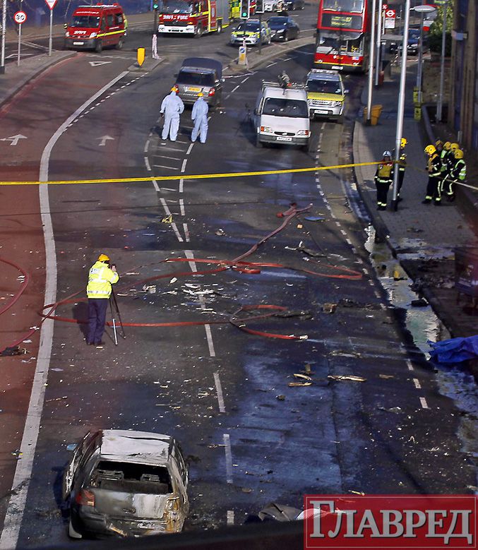 При крушении вертолета в Лондоне пострадали уже 13 человек