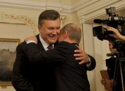 Россия: о ввведении войск в Украину попросил Янукович