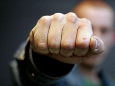 Лупцювали ногами і руками: на популярному українському курорті сталася масова бійка Лупцювали ногами і руками: на популярному українському курорті сталася масова бійка
