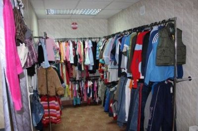 "Поток контрабанды": в Минсоцполитики объяснили "войну" с секонд-хендами