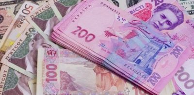 Гривня може впасти щонайменше до курсу, зазначеного у держбюджеті