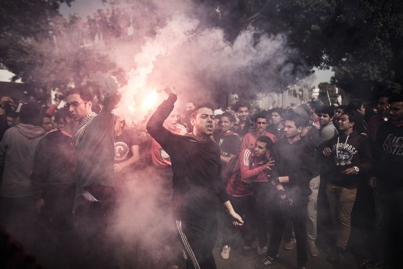 В Египте начались массовые беспорядки из-за смертного приговора футбольным фанам