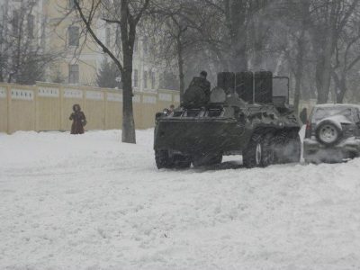 По Киеву можно передвигаться только на БТРах
