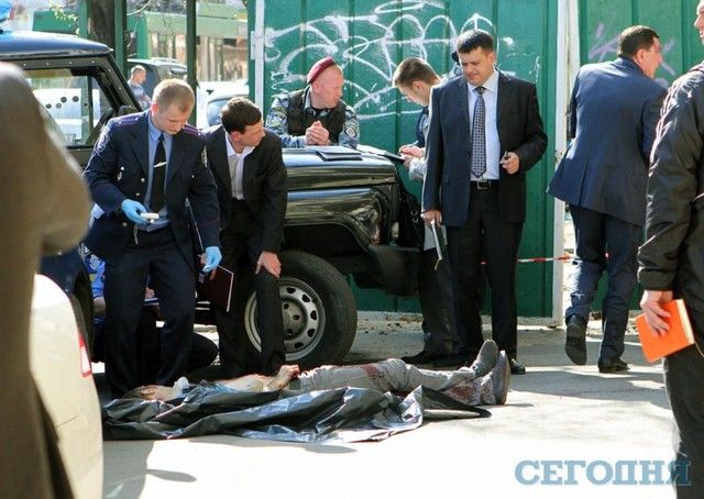 Опубликованы новые фото с места убийства в центре Киева