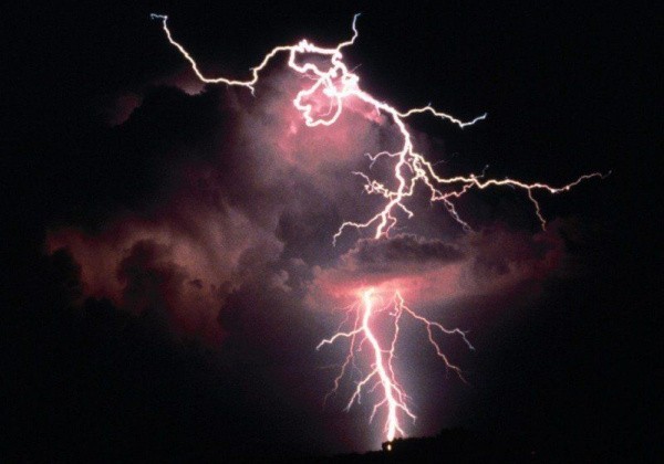 Украину накроют мощные ливни с грозами и засыплет градом: синоптики дали прогноз на начало недели