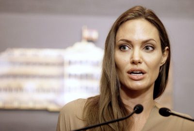 У Джоли роман с арабским миллионером — СМИ