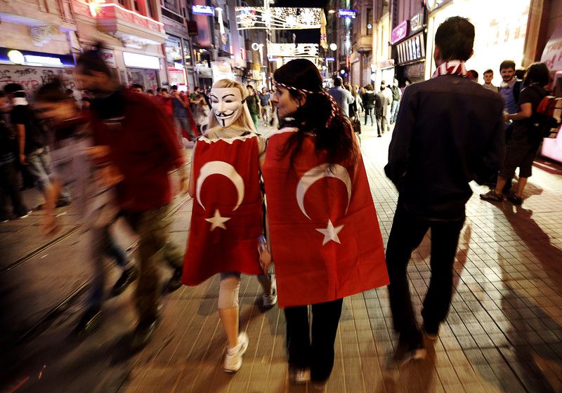 Протесты в Турции усиливаются: на забастовку вышли 250 тысяч госслужащих