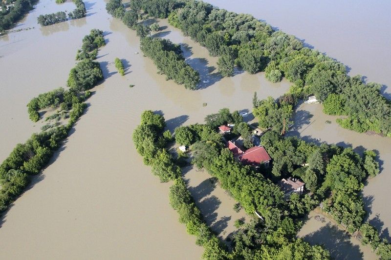 Сигетмоностор в 27 км от Будапешта уже затопило