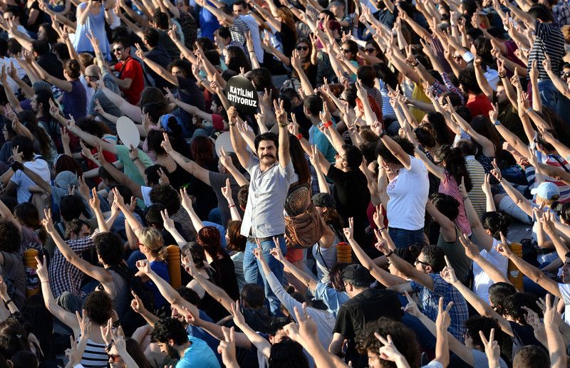 По Турции прокатилась новая волна массовых протестов