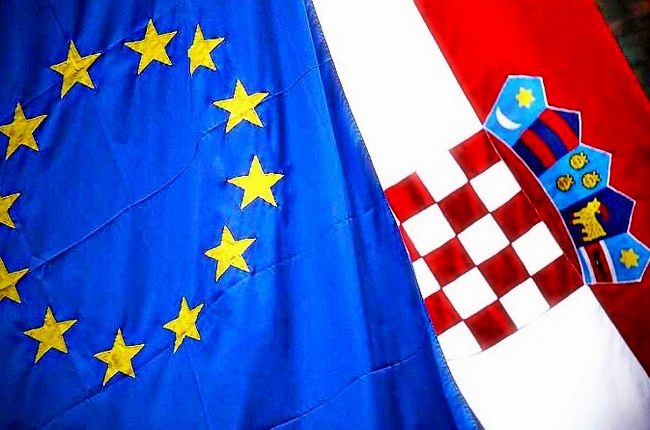 Въезд украинцев в Хорватию: в посольстве разъяснили правила