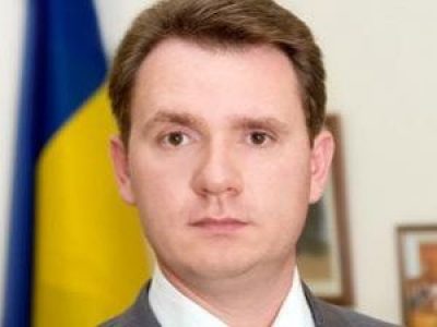 СМИ показали дом Охендовского: престижные иномарки и охранники, опубликовано видео