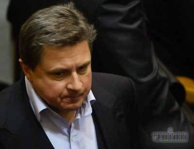 Киевский суд арестовал недвижимость Азарова-младшего в Италии