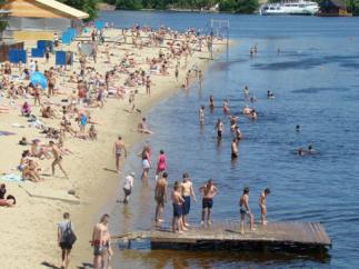 На пляжах Киева обнаружили опасную заразу: где купаться нельзя