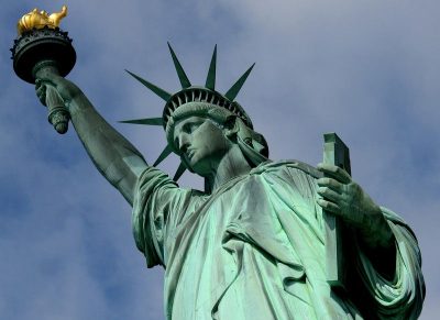 Власть США начнет ослабевать, считают аналитики Власть США начнет ослабевать, считают аналитики