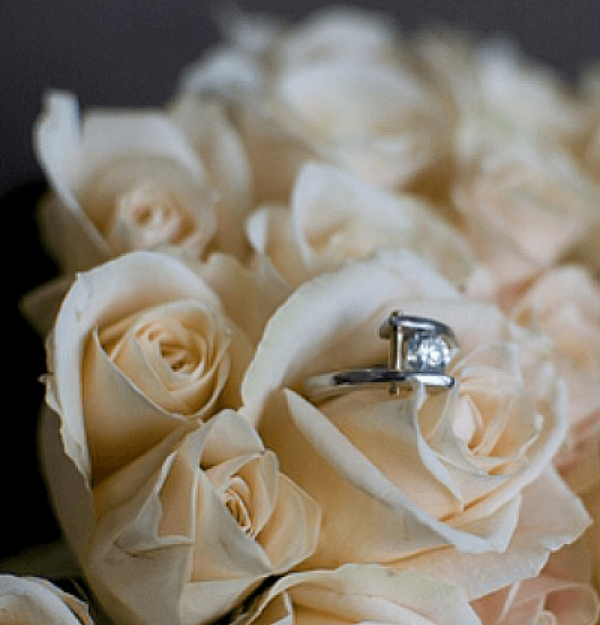 Букет цветов с кольцом