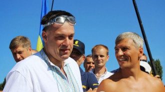 Тягнибок и Кошулинский переплыли Днепр
