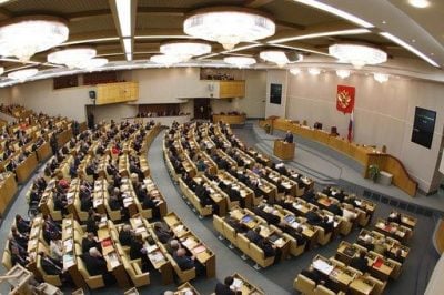 Первый скрежет железного занавеса: в России хотят ввести налог на полеты за границу