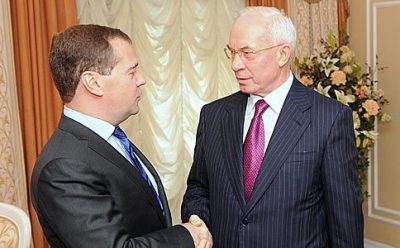 Азаров позвонил Медведеву: рассказал об отставке, благодарил за работу