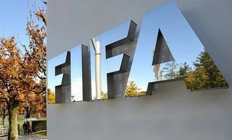 Очередного вице-президента ФИФА арестовали