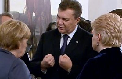 Янукович встретился с Меркель и Грибаускайте