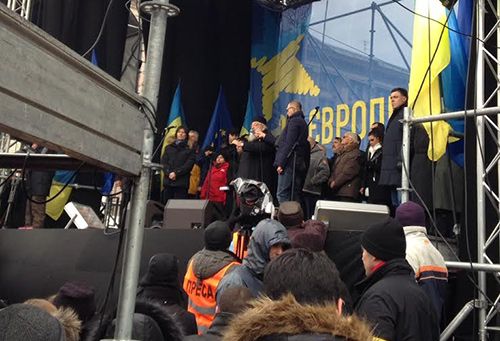 Лидеры оппозиции на сцене Евромайдана