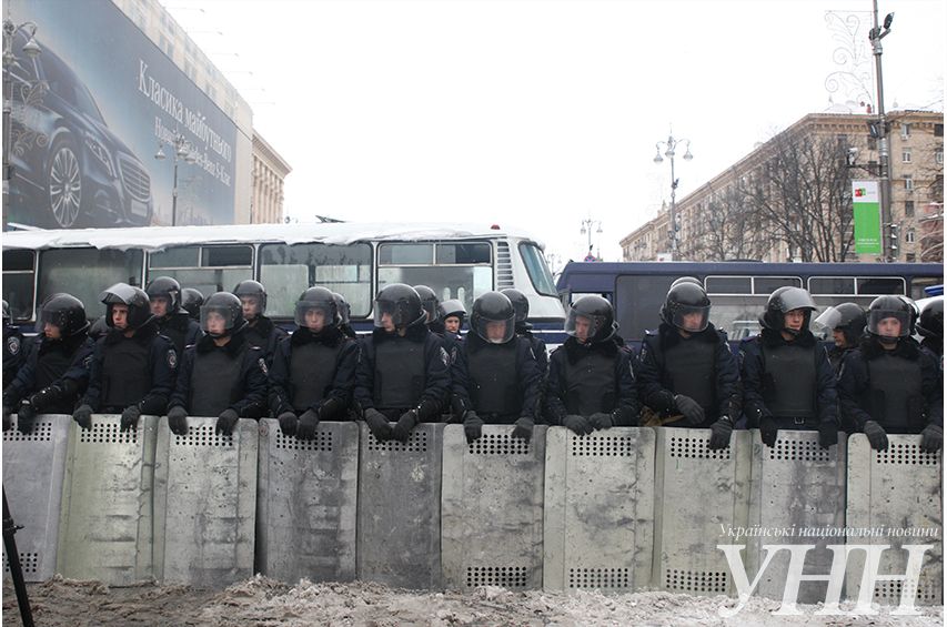 &laquo;Беркут&raquo; заблокировал Евромайдан