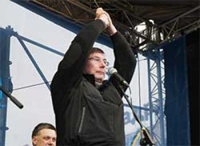 Луценко рассказал о самообороне Майдана: в отрядах 10 тысяч