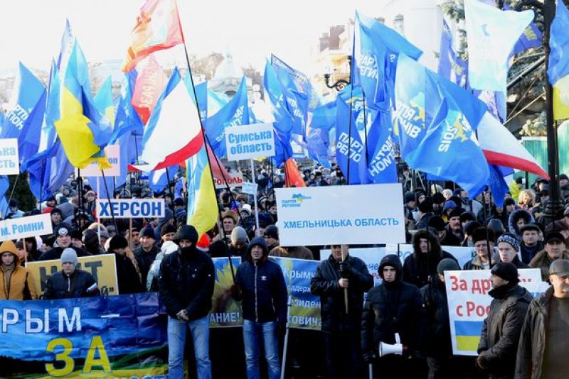 Регионалам предложили пересидеть кризис в Луганске