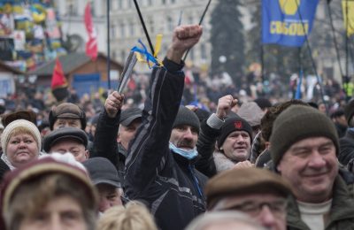 Евромайдан пригрозил властям переходом к более активным действиям