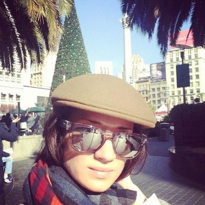 Денисова с шампанским в руках передала привет из Сан-Франциско