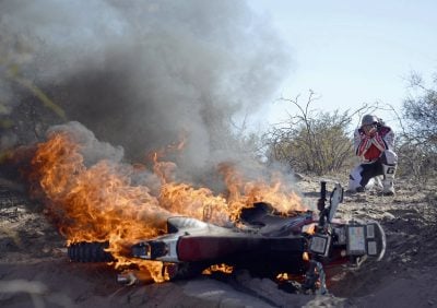 На ралли "Дакар" погибли два журналиста: машина упала 100-метровой скалы