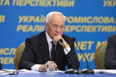 Азаров пообещал "носить на руках" украинских бизнесменов