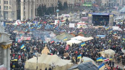 Автомайдан поставил оппозиции ультиматум: полчаса, чтобы определить лидера