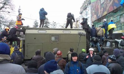 Автомайдан отправился пикетировать Раду: произошла драка с милицией