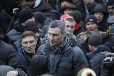 Неизветные атаковали Виталия Кличко из огнетушителя Неизветные атаковали Виталия Кличко из огнетушителя