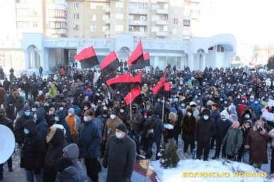 Губернатор Волыни готов стать на колени, а председатель облсовета подал в отставку