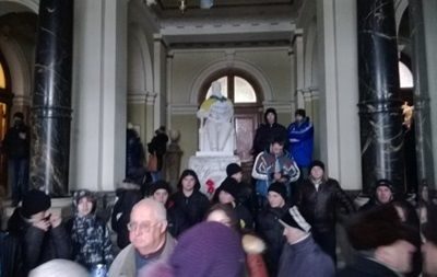 Оппозиция освободила четыре ОГА и проезд на Грушевского