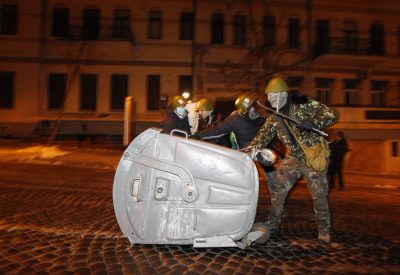 На Майдане отреагировали на захват министерств: это провокации