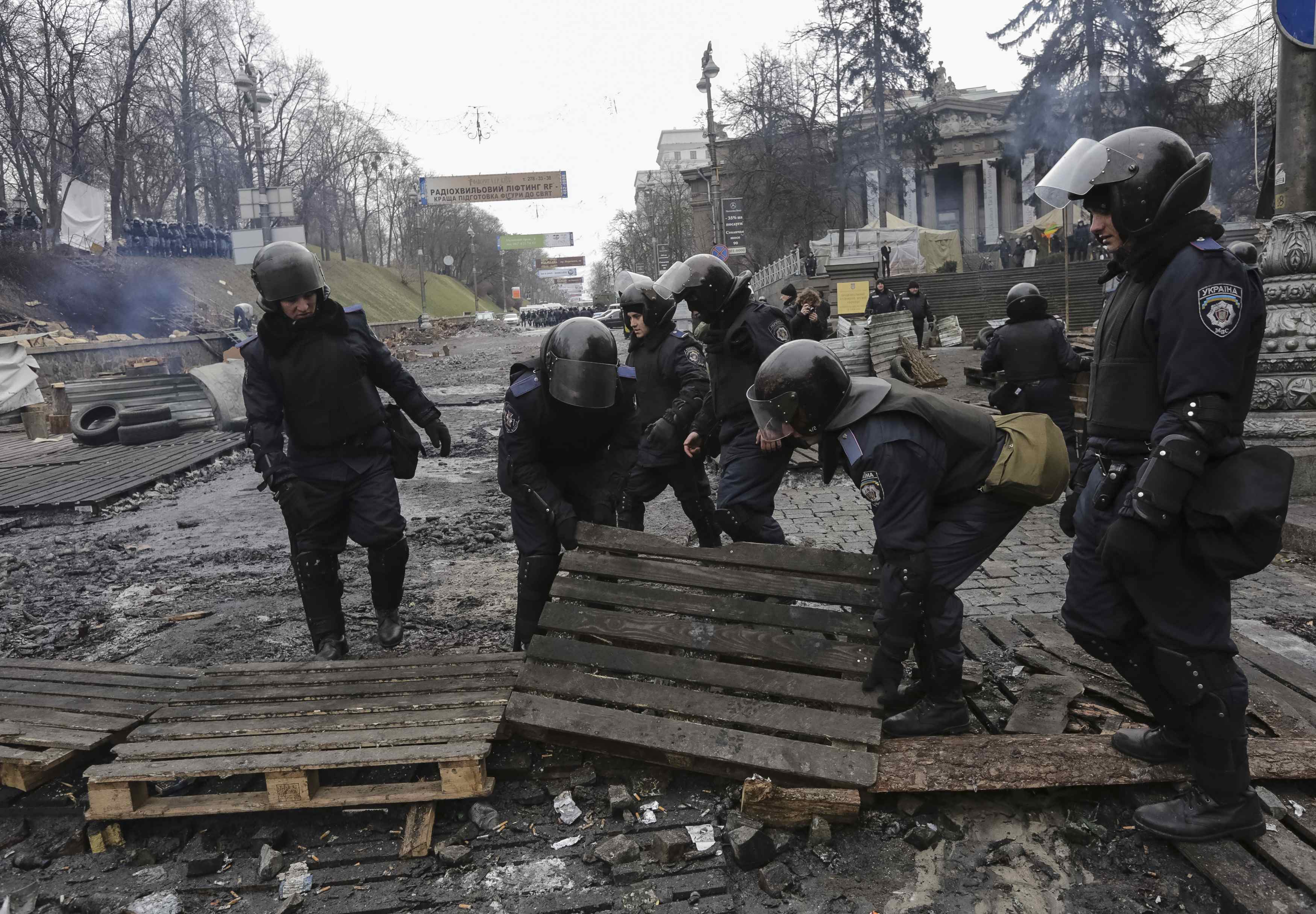Под киевом сегодня. Улица грушевского в киеве. Разбомбленный центр киева в 2022. Под киевом сегодня. Центр киева сейчас.
