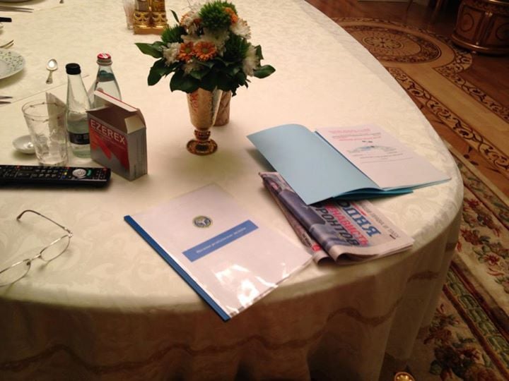 Побег Януковича из Межигорья: гольф, страусы и белый рояль, опубликованы новые фото