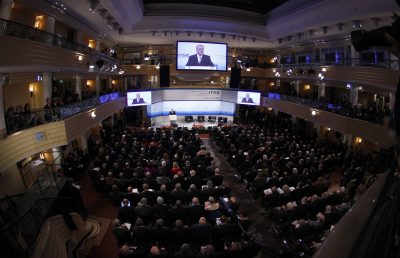 Мюнхен несет Украине войну на два фронта