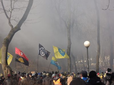 Самооборона Майдана отогнала "титушек" к "Арсенальной": опубликованы фото