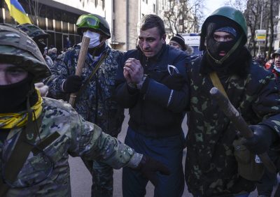 Политолог: каждый час раздумий власти - это новые жертвы