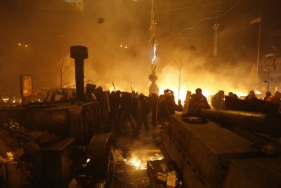 Противостояние на Майдане продолжается Противостояние на Майдане продолжается